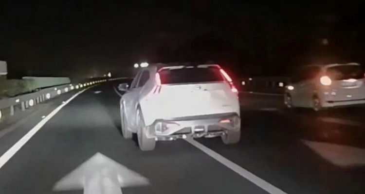 高速上实线变道扣多少分(高速上实线变道怎么举报)