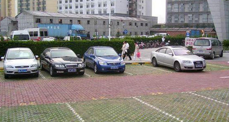 地下车位产权归属业主还是开发商(地下车位产权归属法律规定)