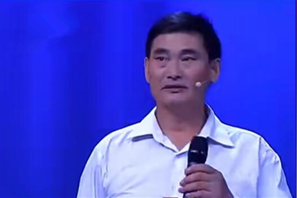大衣哥：希望社会忘掉朱之文