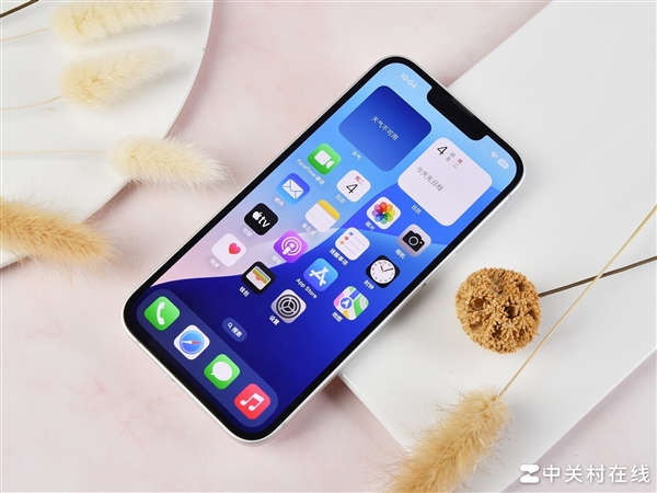 两款手机差距到底有多大 iPhone 16/iPhone 16e对比实测