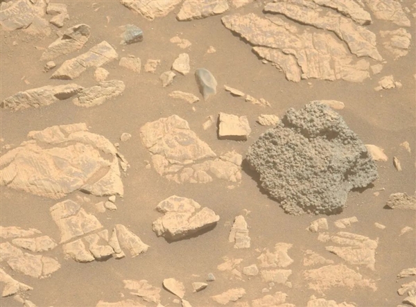 美国火星车发现神秘异物，火星表面惊现破壳异物