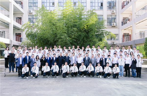 雷军，大学与高中差异显著，避免死读书，灵活学习之道
