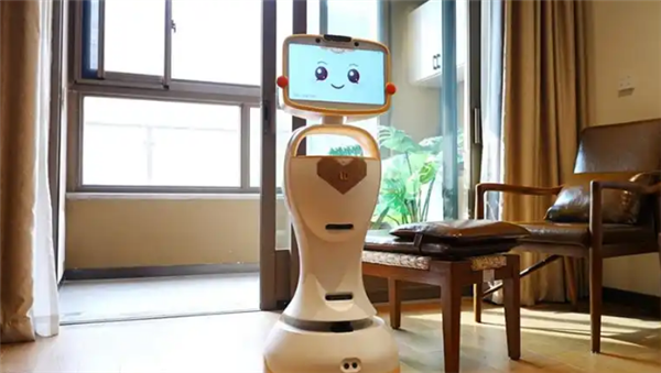 成都养老机器人上岗，双重守护下的安全与精神慰藉