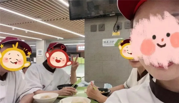 北大研究生食堂阿姨离职，鼓励勇敢试错，积极前行追求梦想
