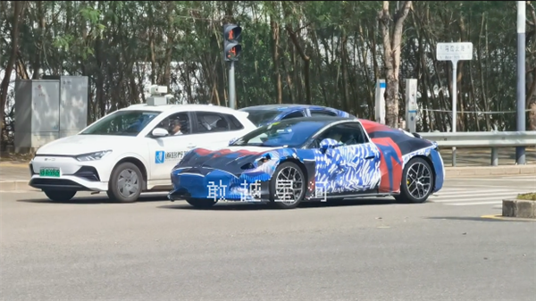腾势首款跑车，年轻人的梦想之车，动力外观媲美911
