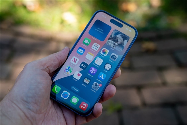 苹果面临成本危机，iPhone 18涨价搭载2nm芯片