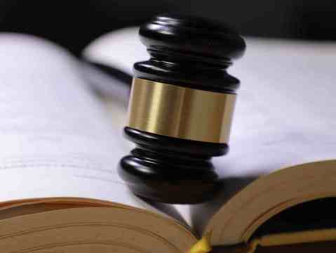 幼儿园教师被辞退，赔偿权益解析。