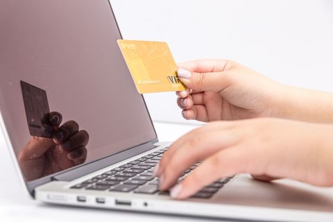 解决网贷因银行卡填错导致资金被冻结的方法