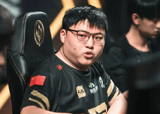 水晶哥解析，Uzi停播背后，直播行业现状与多播未必高收入