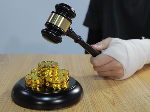 死亡赔偿金是否用于偿还生前债务？解析相关疑问与争议。