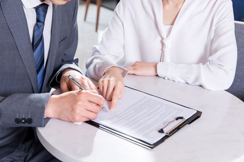贷款是否需夫妻双方共同签字？解读贷款签约中的夫妻责任与权益。