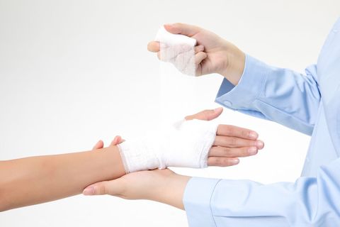 左手中指尖骨折工伤评级详解