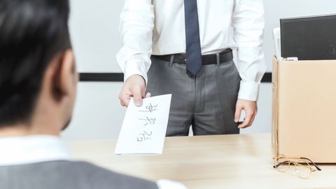 做满七天后能否立即辞职？探讨工作期限与辞职权益