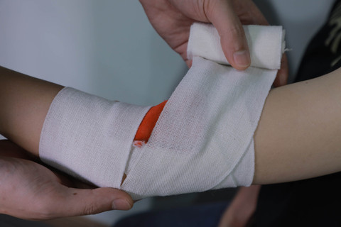 孩子学校骨折索赔指南，权益与步骤详解