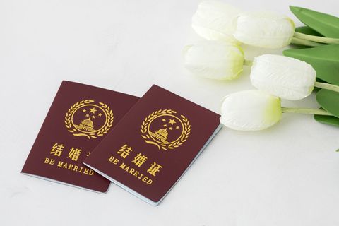 孩子户口与结婚证关系解析，能否跟随母亲落户？