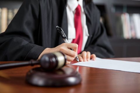 一般被告多久收到法院传票？全面解析时间周期与流程