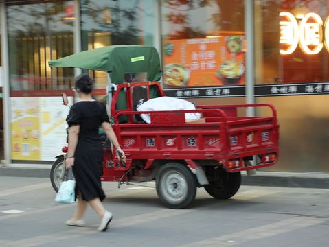乱摆地摊投诉指南，解决之道与维权途径