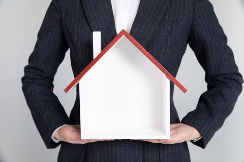 房屋过户手续费支付方解析，应由哪方承担过户费用？