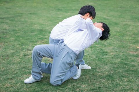 高中学生打架事件，学校处理不当如何应对的挑战？